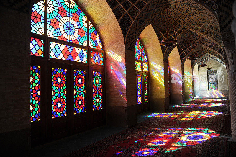 - Nasir al-Mulk Mosque先生